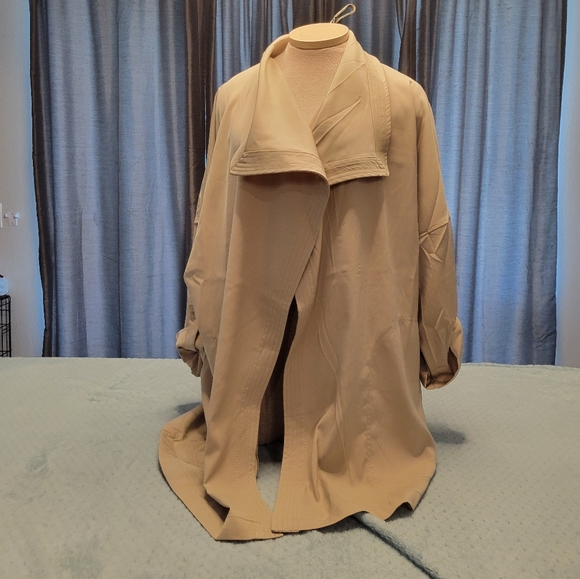 Max Studios Jacket/Cardigan - Picture 2 of 16